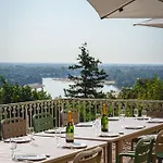 Bed & Breakfast Chateau Avec Vue Sur La Loire 4*
