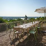 Bed & Breakfast Chateau Avec Vue Sur La Loire 4*