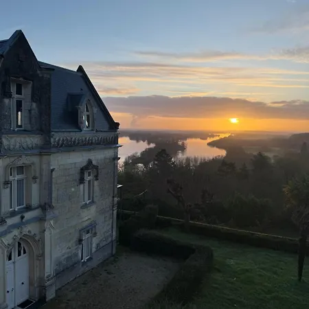 לינה וארוחת בוקר Chateau Avec Vue Sur La Loire