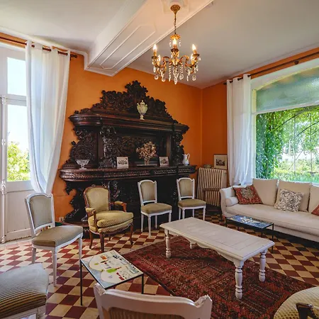 לינה וארוחת בוקר Chateau Avec Vue Sur La Loire 4*