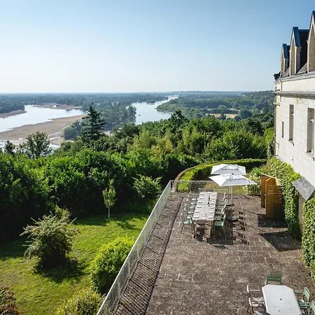 לינה וארוחת בוקר Chateau Avec Vue Sur La Loire 4*