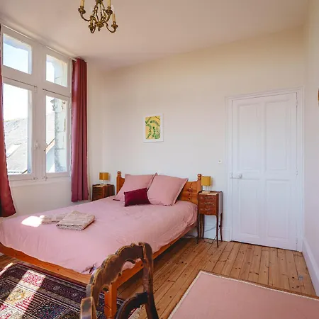 לינה וארוחת בוקר Chateau Avec Vue Sur La Loire 4*