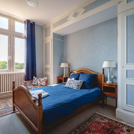 Chateau Avec Vue Sur La Loire לינה וארוחת בוקר 4*